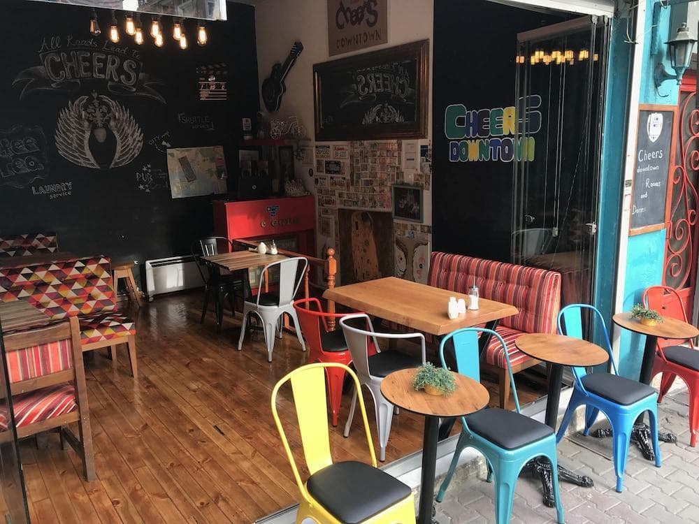 Cheers Midtown Hostel