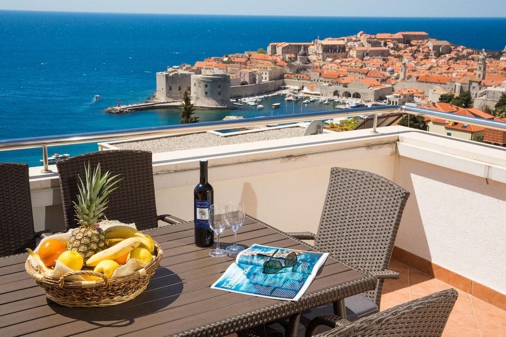 Penthouse the Best Old Town View