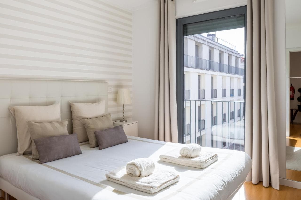 Vita Portucale ! Downtown Premium Apartment with Parking Garage