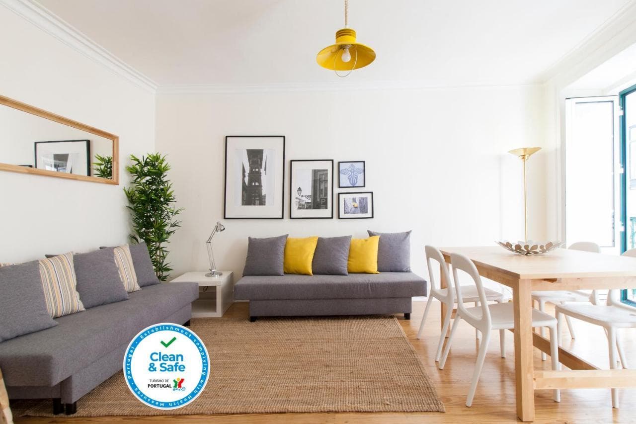 Diario de Noticias by Central Hill Apartments