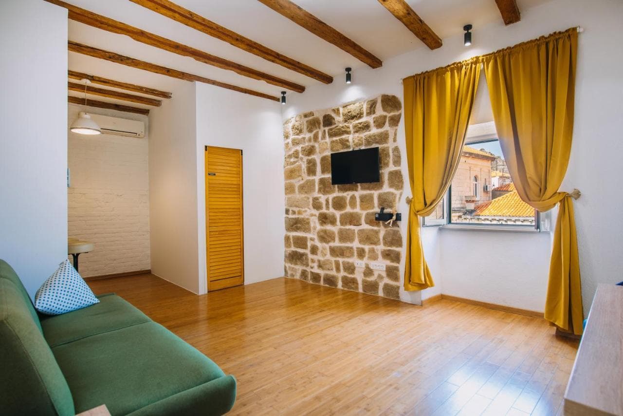 Art Deco Cathedral Apartments by Duhomes