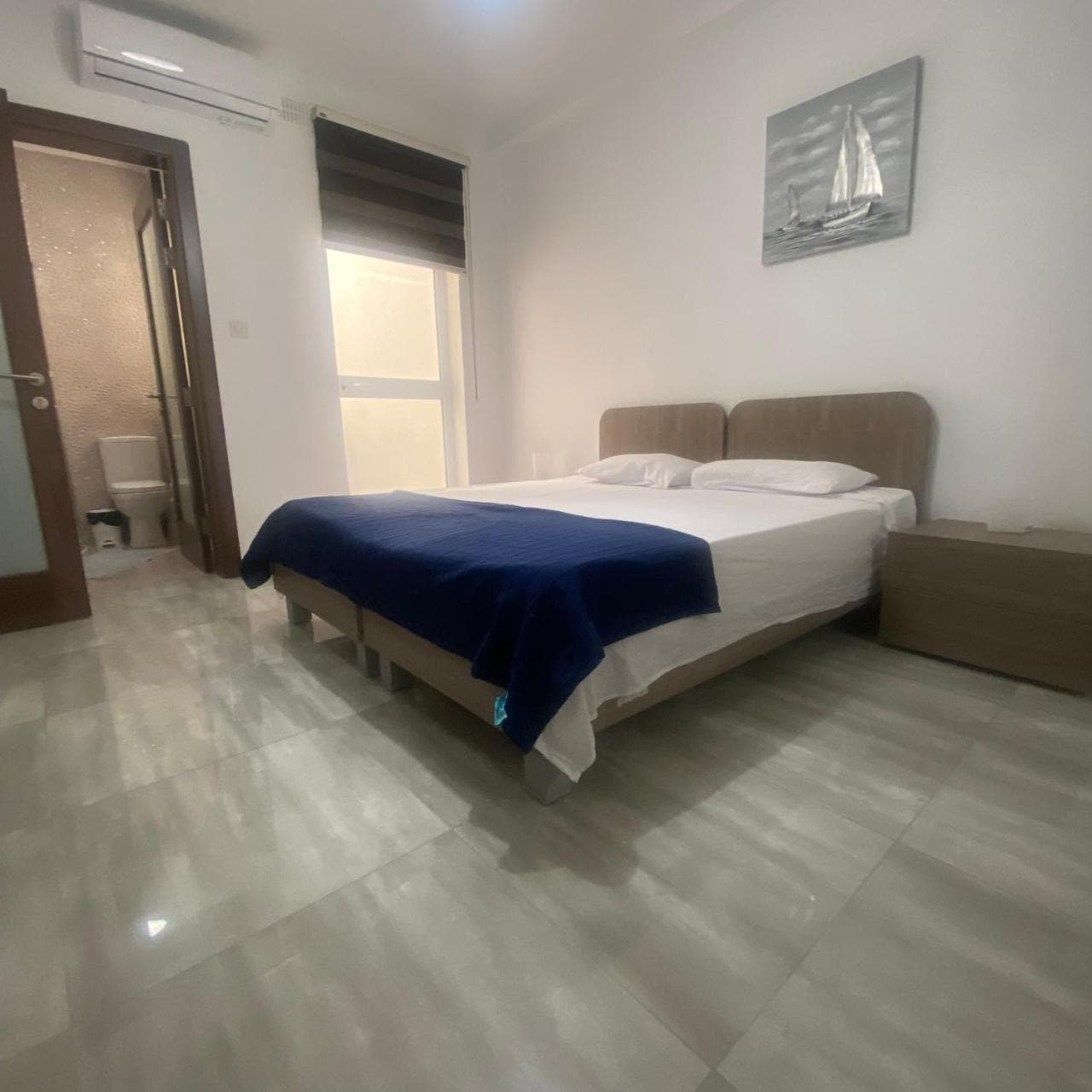 F7 Room 1, Private Double Room with Private Bathroom in Shared Flat