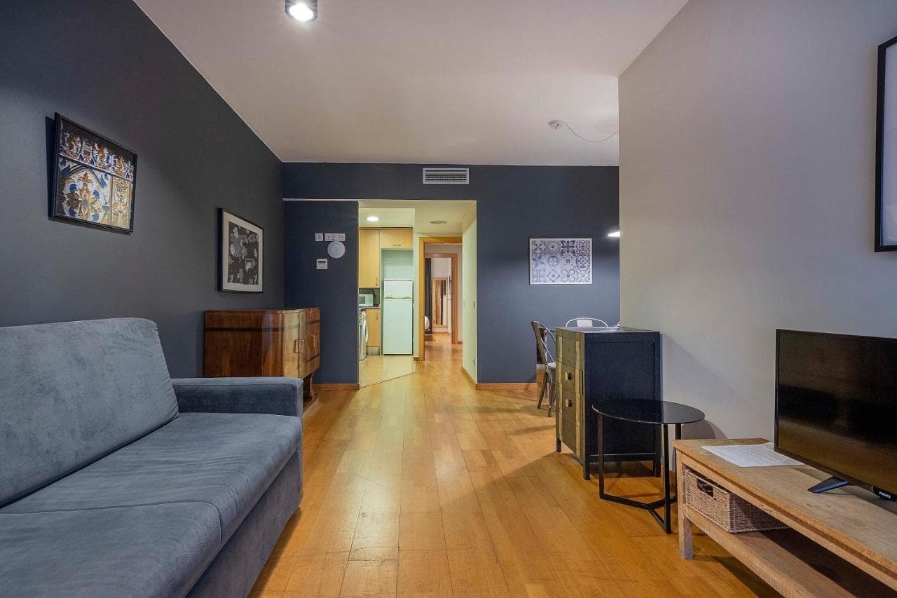 2 Bedroom with Balcony in Eixample 4-2 (Adults Only)