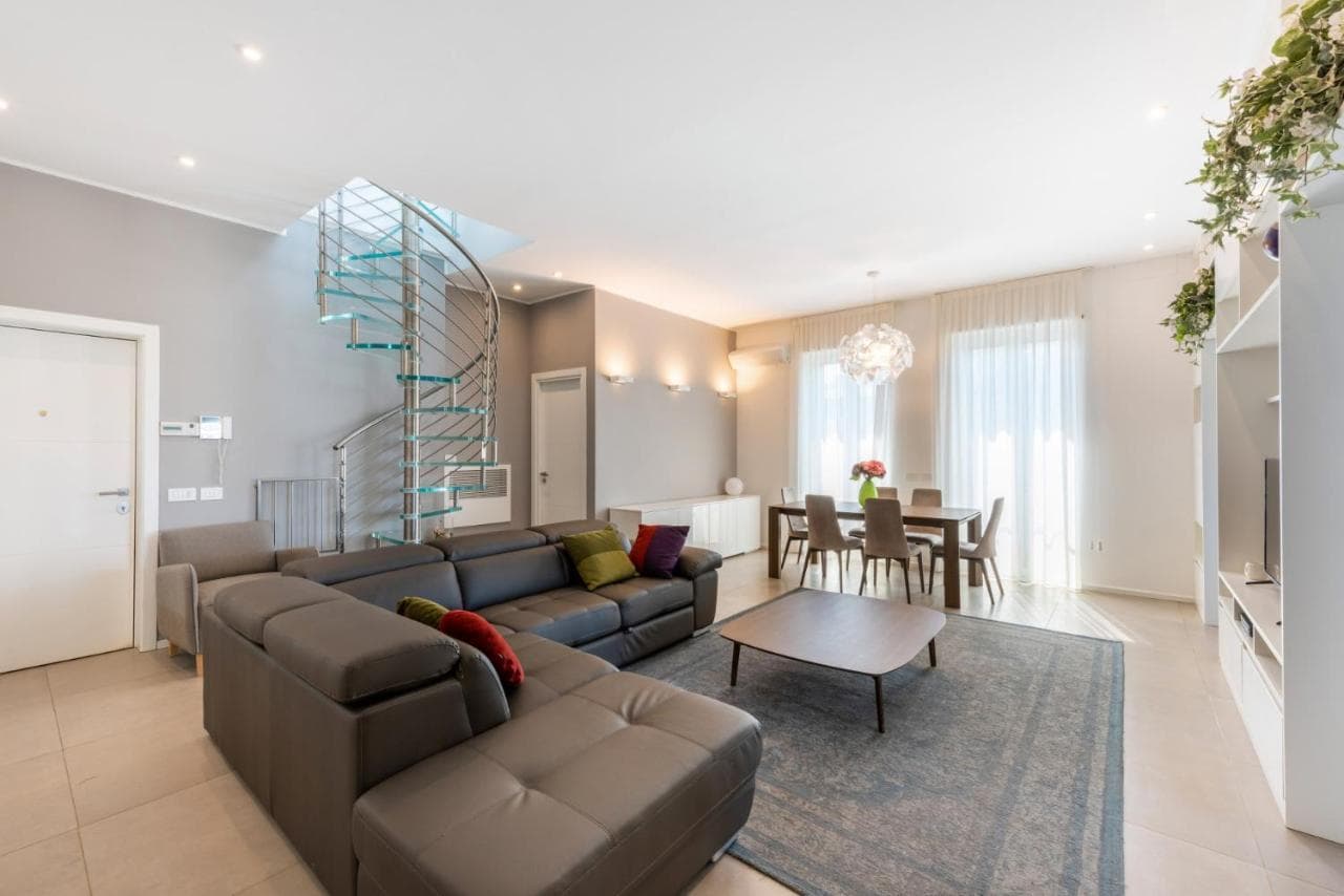 Easylife - Wonderful Penthouse with Terrace a Few Steps From the Duomo