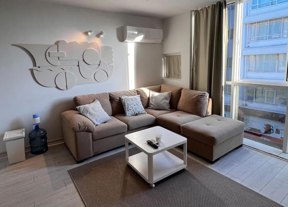 Cozy Japandi- Central & Minimal