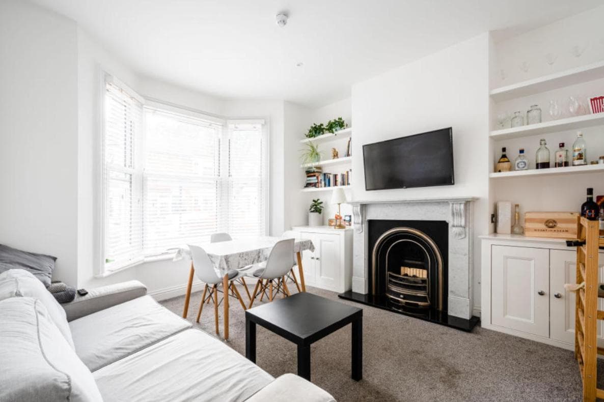 Large 2 Floor Flat with Garden, Close To Central