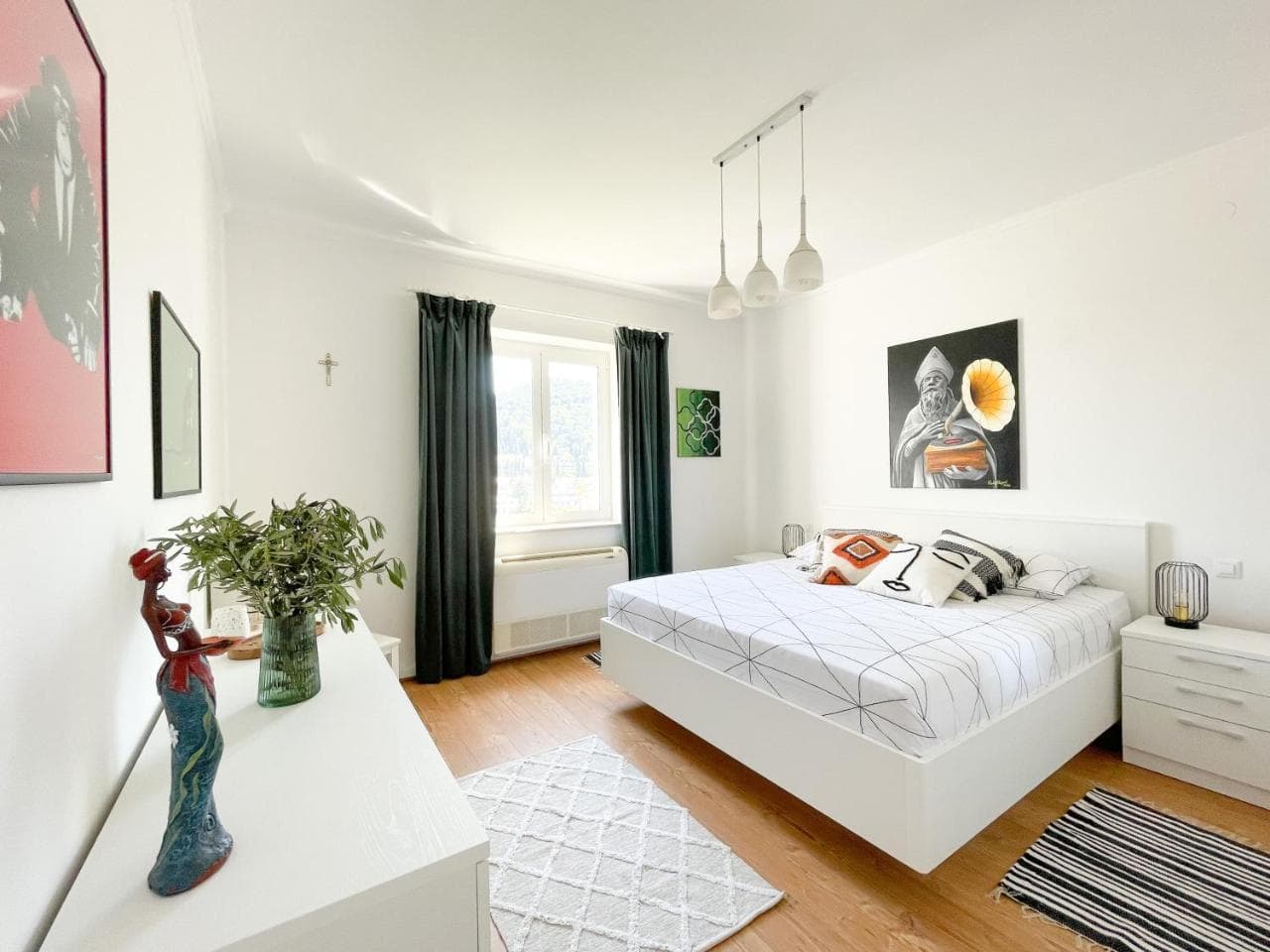 Melisa Apartment with Balcony & Free Parking