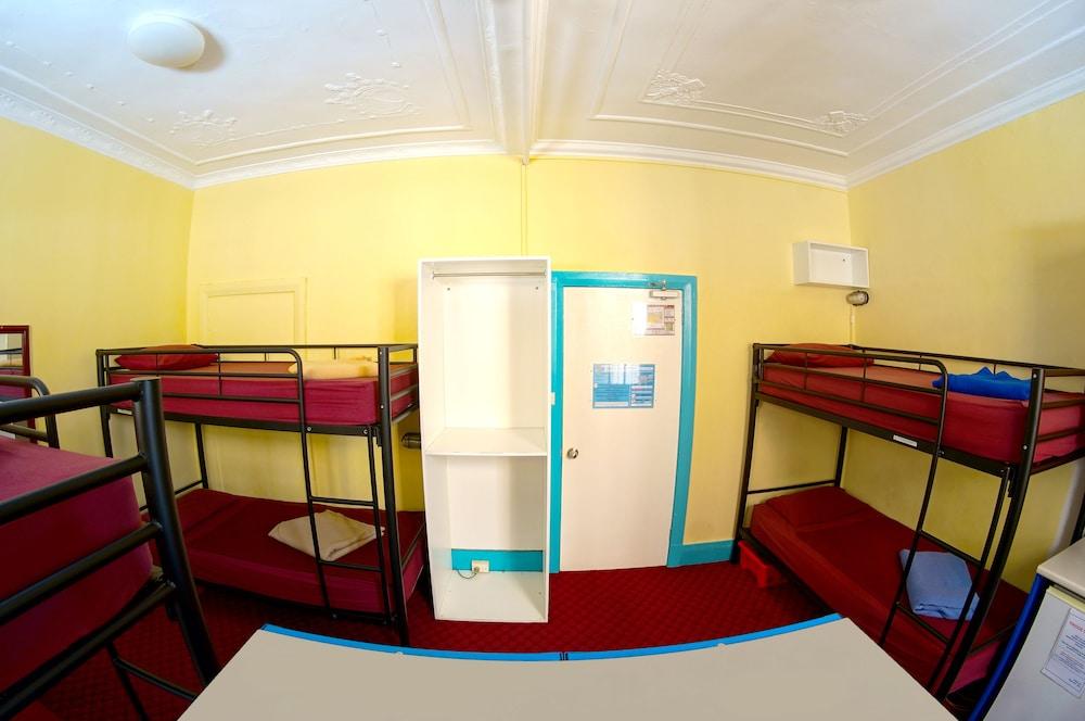 Jolly Swagman Backpackers Hostel Sydney 2