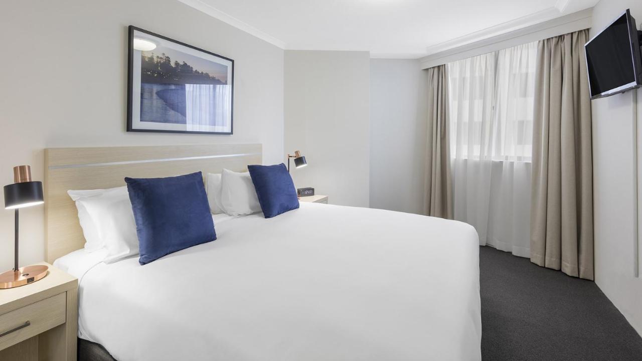 Oaks Sydney Castlereagh Suites 2
