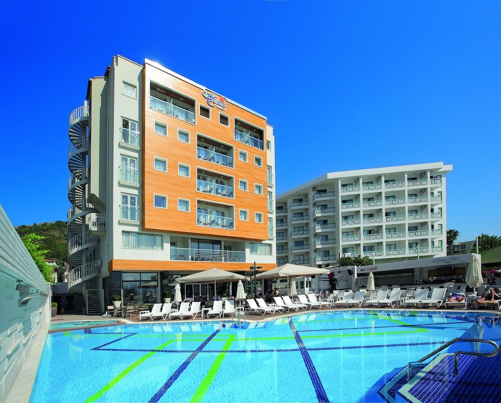 Cettia Beach Resort (Adults only)