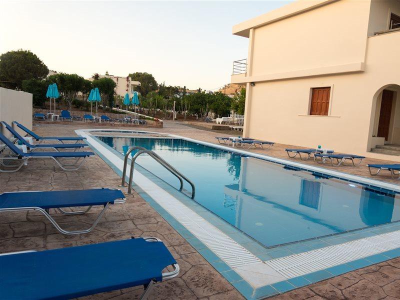 Amaryllis Apartments