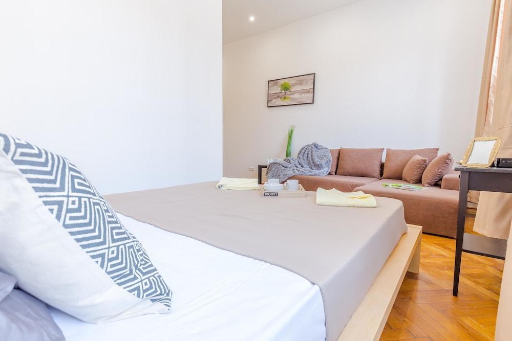 Real Apartments Zoltan 2