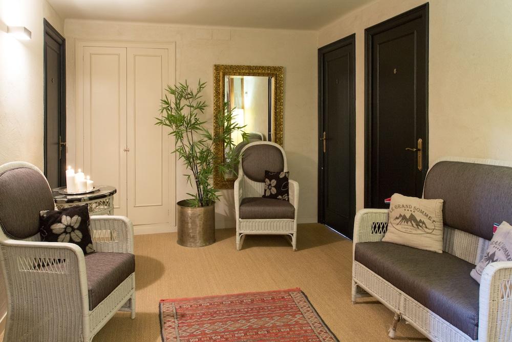 Hostal de la Placa 1