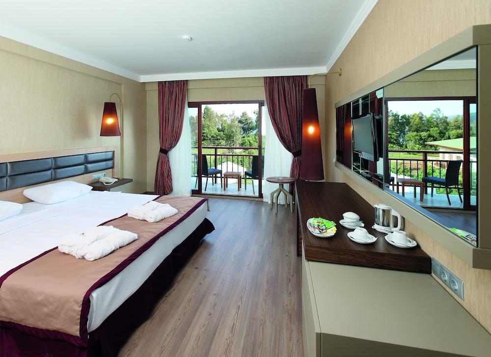 Fortezza Beach Resort 1