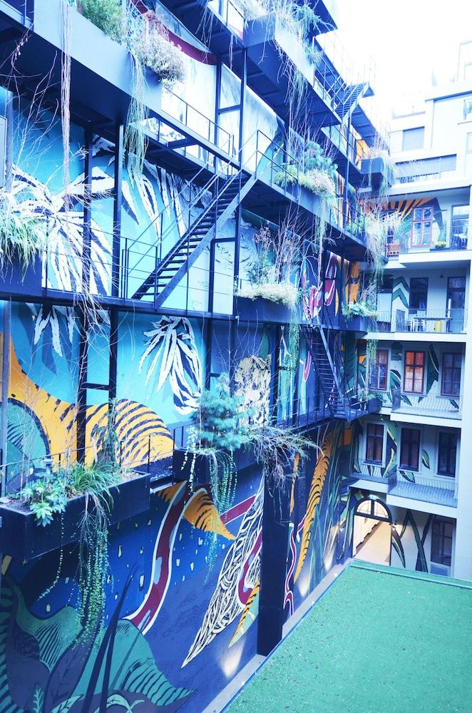 Premium Residence Near Parliament