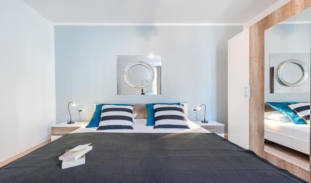 Apartments Made 4u 2