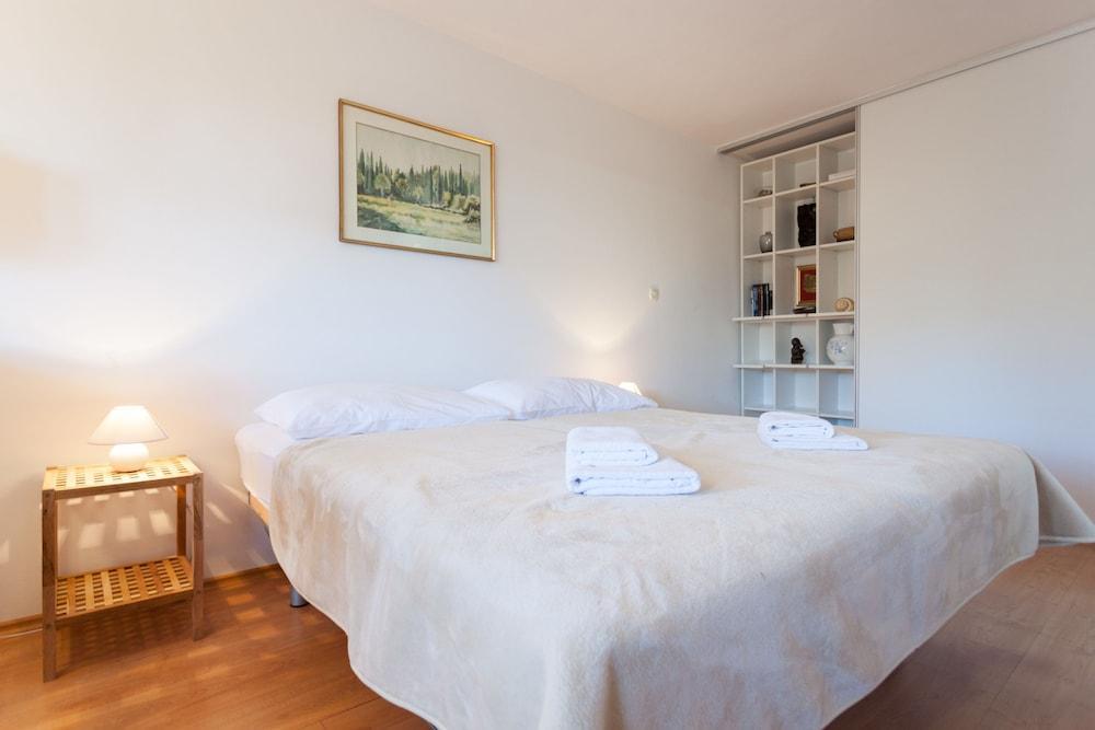 Hedera Estate, Hedera Studio 6 1