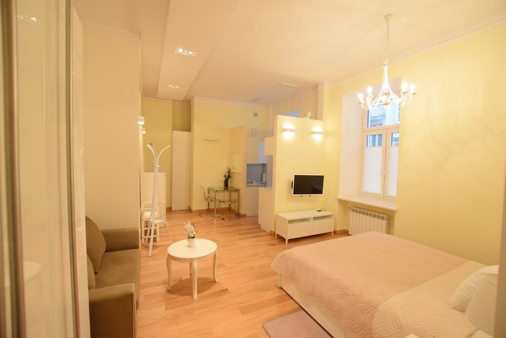 Elegant Apartment Foksal 1