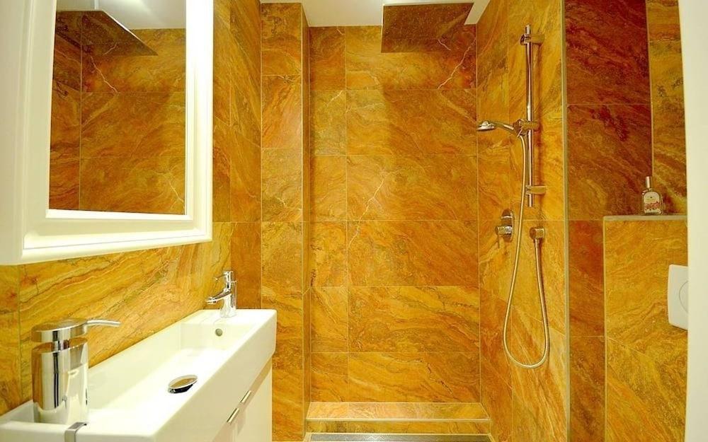 Vienna Residence High-Class Luxury Apartment for Up To 6 Happy Guests 1