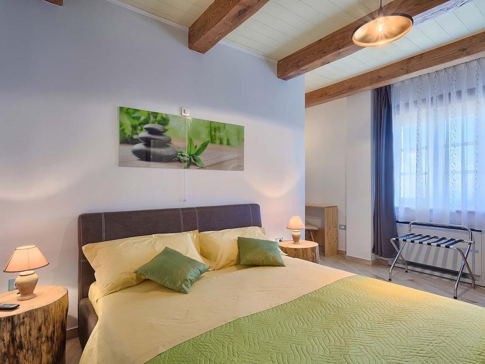 Luxury And Modern Villa with a Pool 1