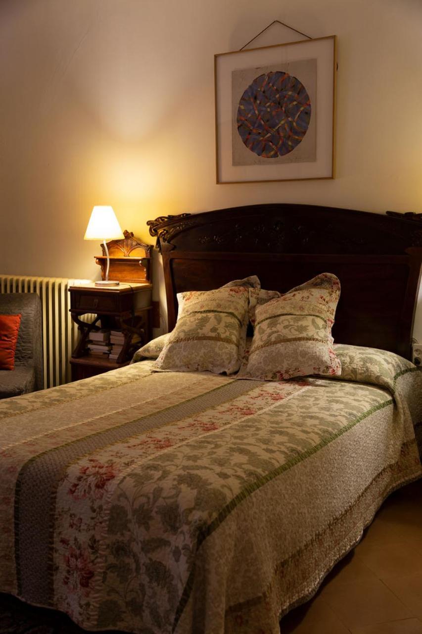 1900 Bed & Breakfast 1