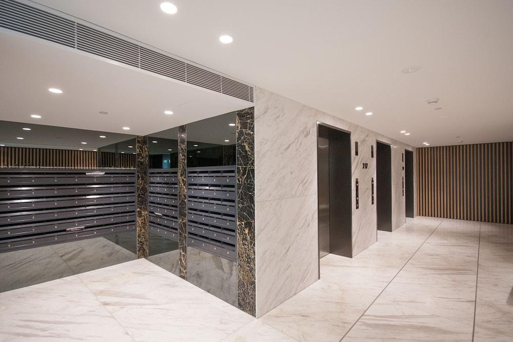 Modern 2 Bedroom Potts Point Apartment 1