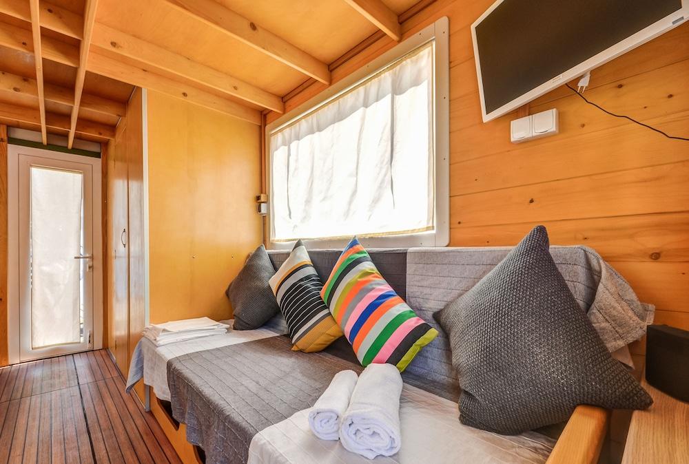 The Homeboat Company Mar Del Plata Alghero