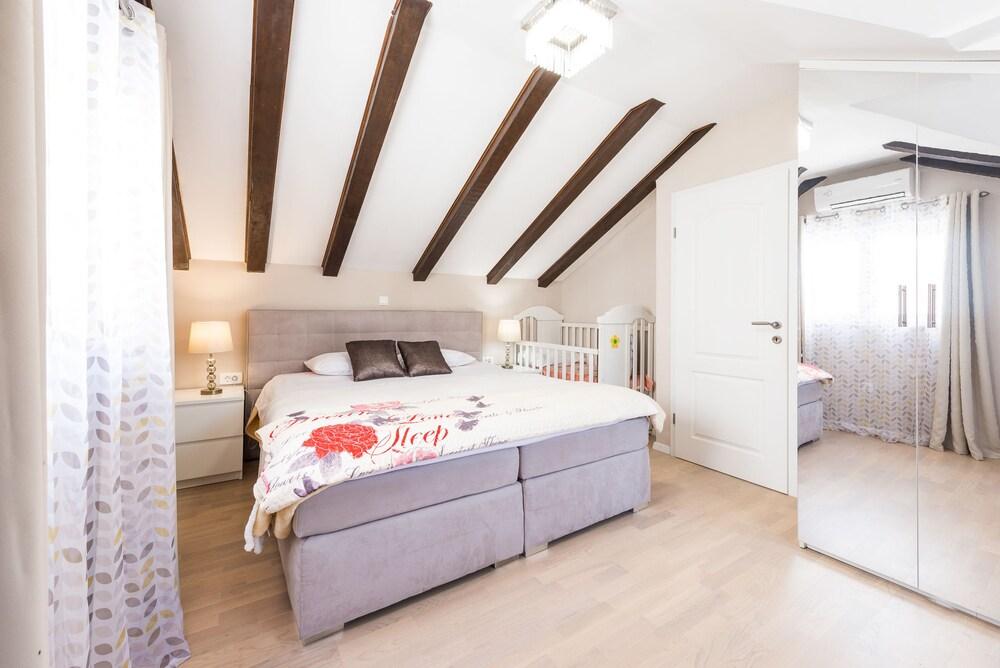 Vacation House Cavtat 2