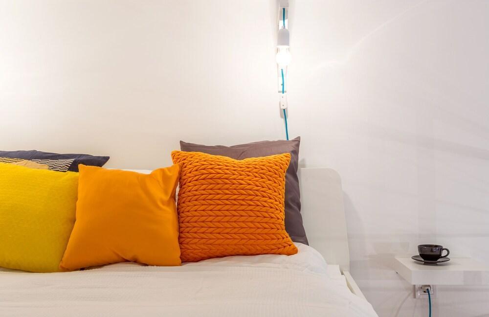 Oktober 6 6 Apartment 1