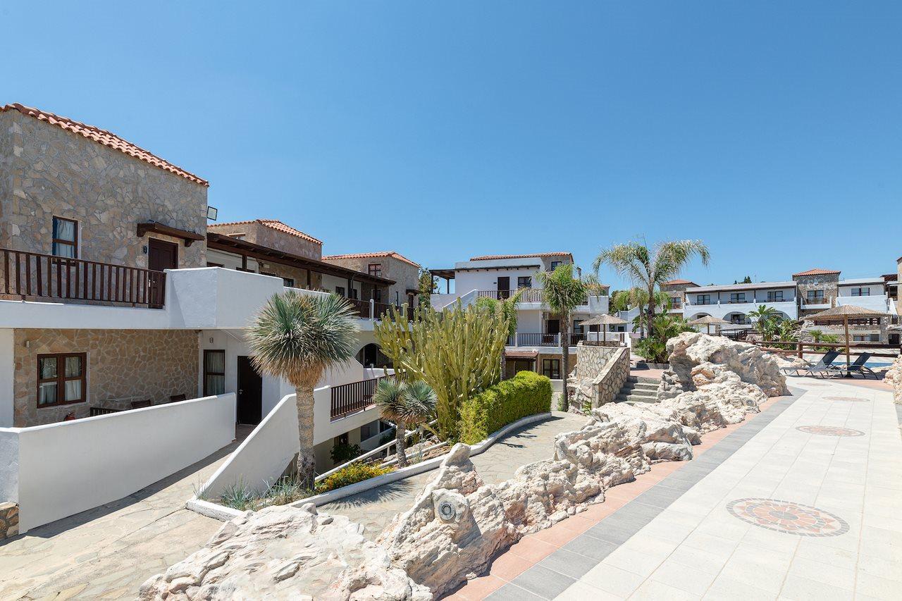 Costa Lindia Beach Resort 2