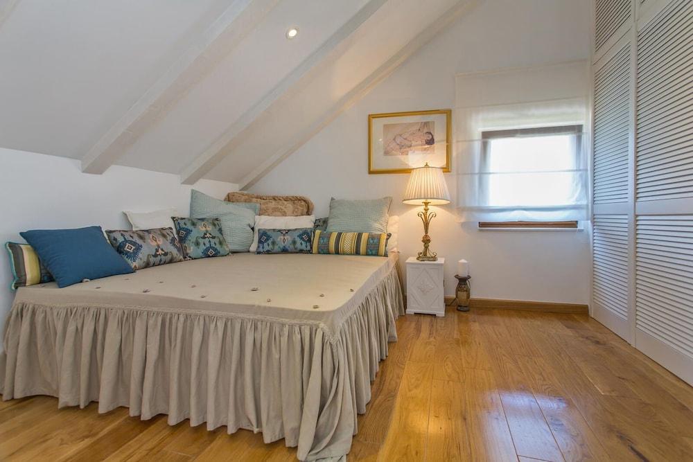 Luxury Villa Dolce Vita with Pool 1