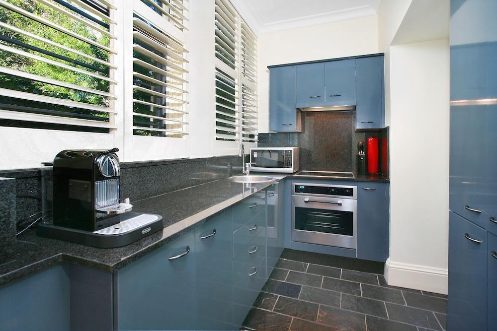 Art Deco in the Cul-De-Sac 2