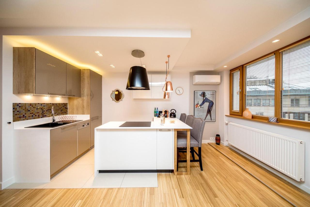 Golden Apartment with Air Condition by Your Freedom 2