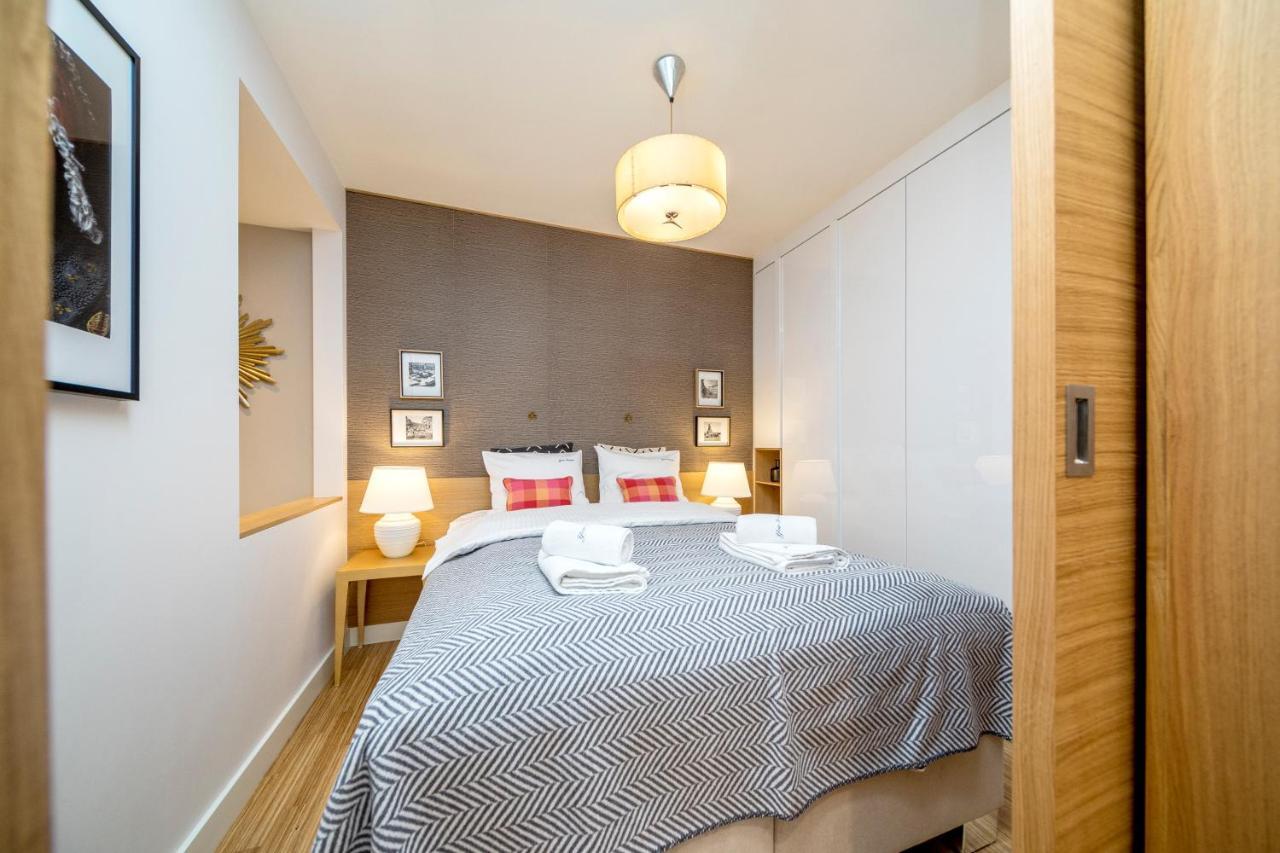 Golden Apartment with Air Condition by Your Freedom 1