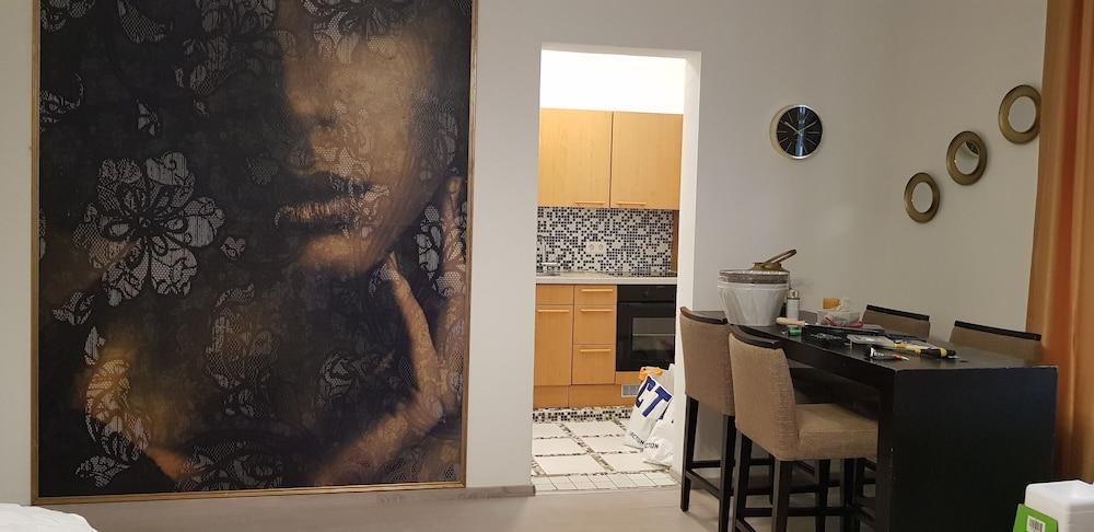 Modern Apartment in the Heart of Vienna 8 1