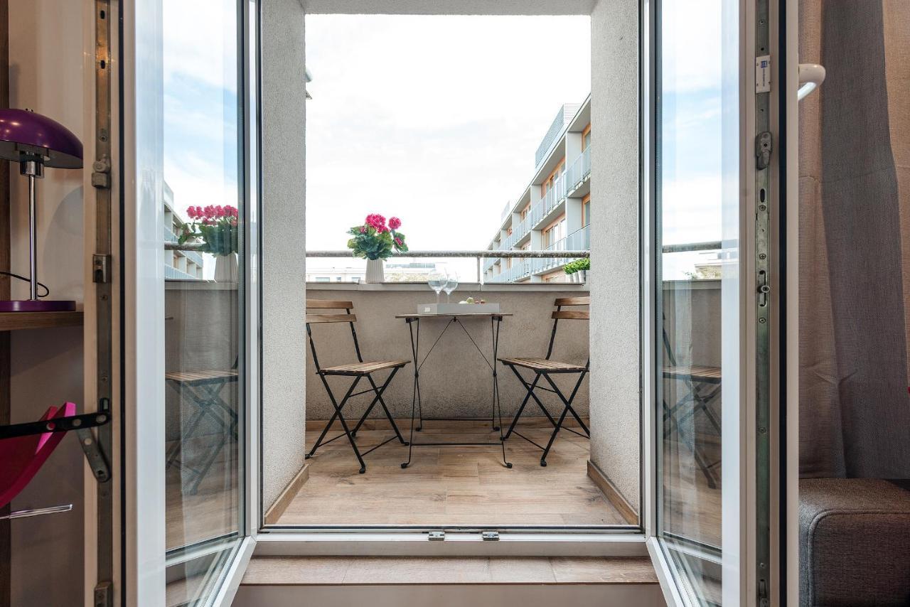 Emili Plater 12 P&O Apartments