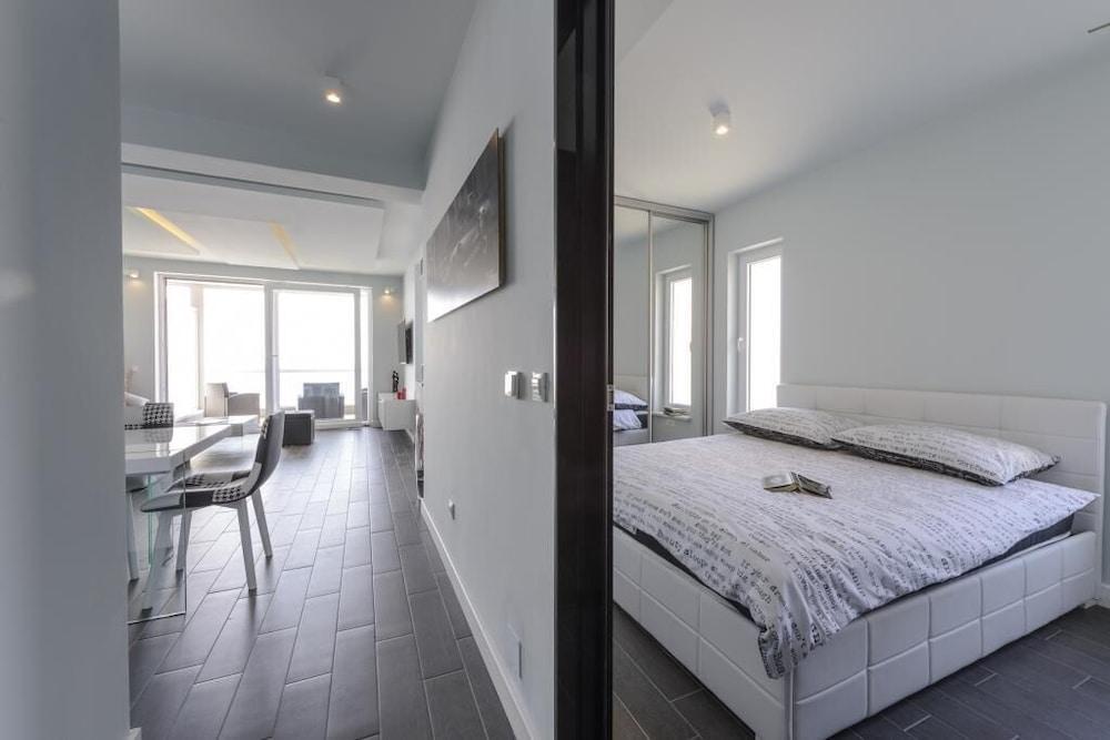 Apartments Lavilla 2