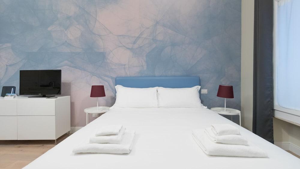 Italianway - Garibaldi 104 B