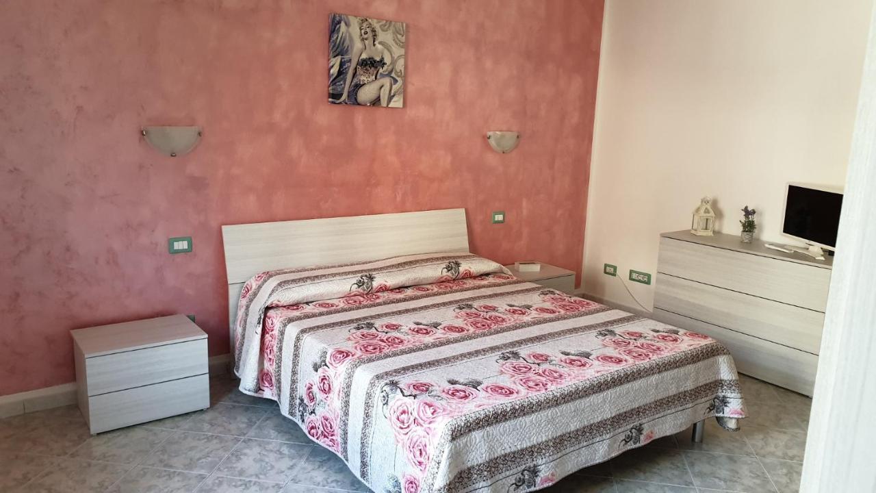 Il Nespolo , Vicino Alle Spiagge, Per Coppie E Famiglie