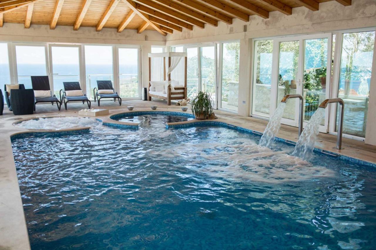 Villa Dubrovnik Platinum a Beautiful 5 Bedroom Villa Sea Views Gym Sauna Indoor Pool