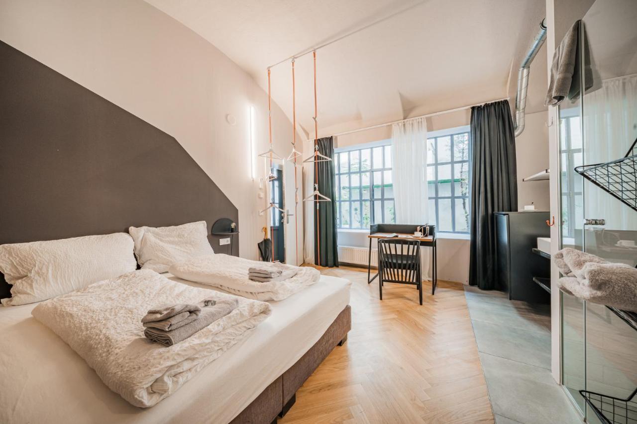 Easy Flat City Living