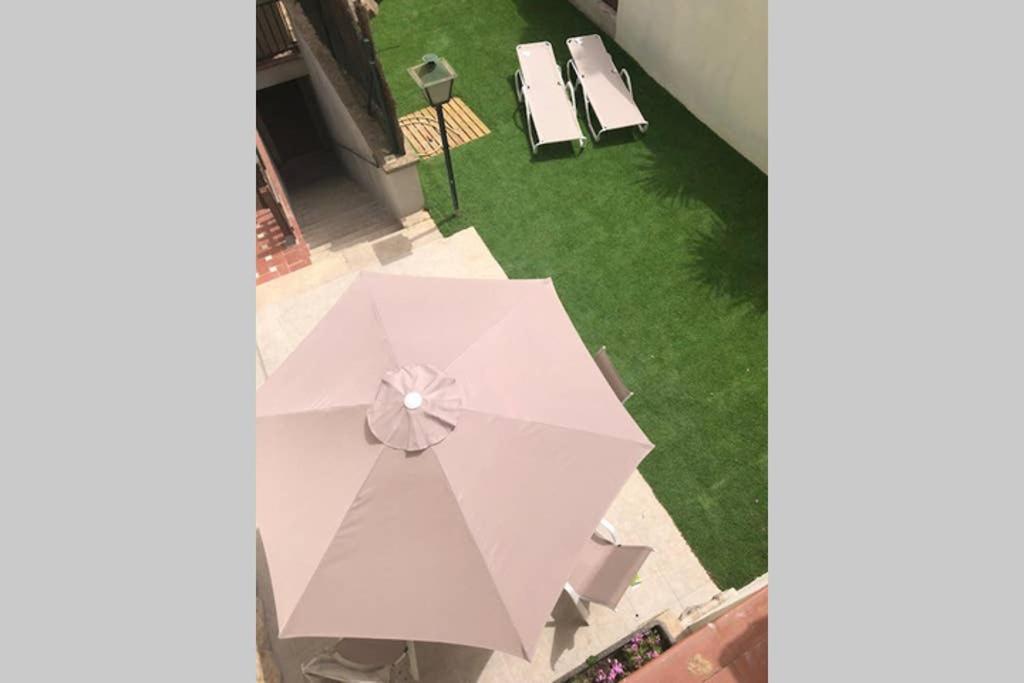 Alojamiento Con Jardin 20km Barcelona 1