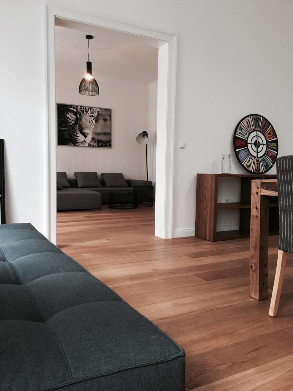 Square7 Apartments 1