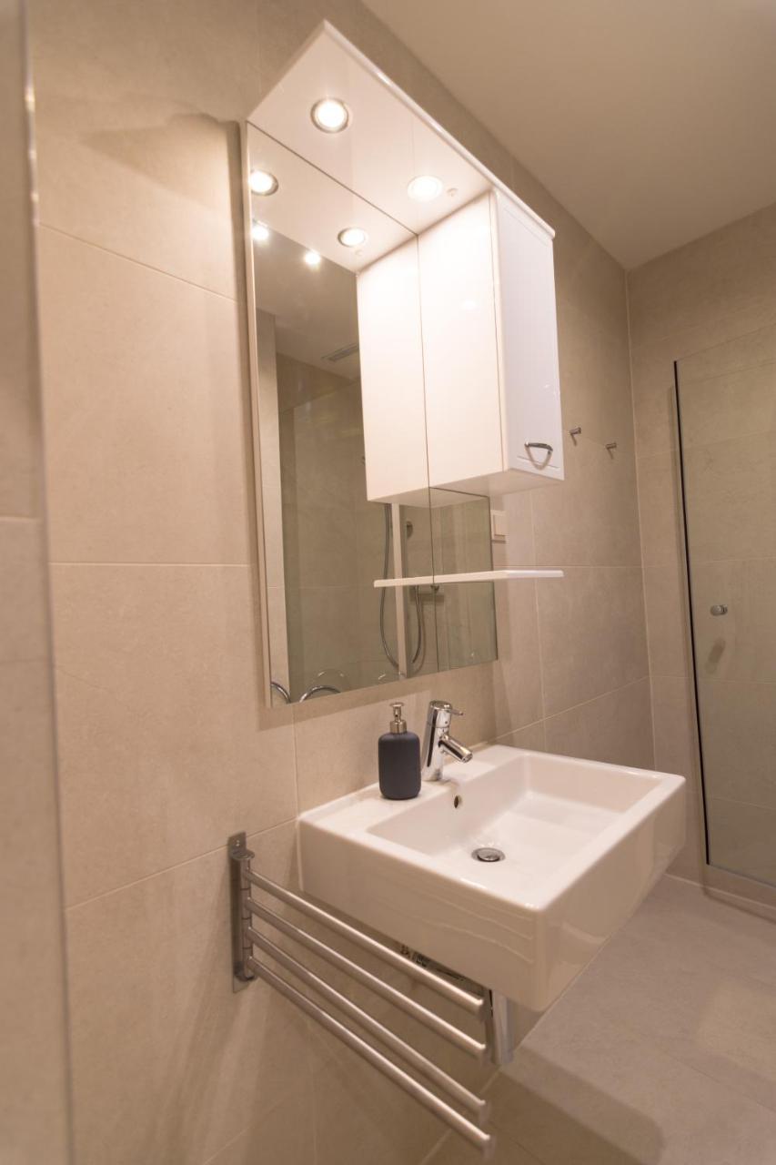 Modern Apartment at Rathaus 2