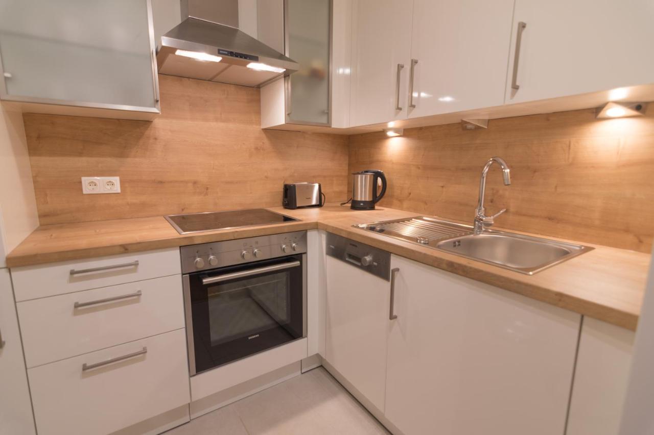 Modern Apartment at Rathaus 1