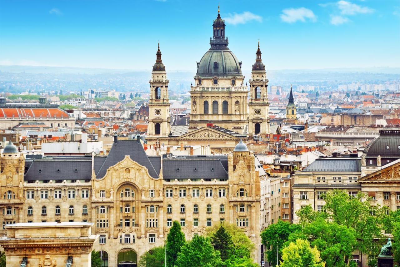 Convenience & Chic by the Basilica 1