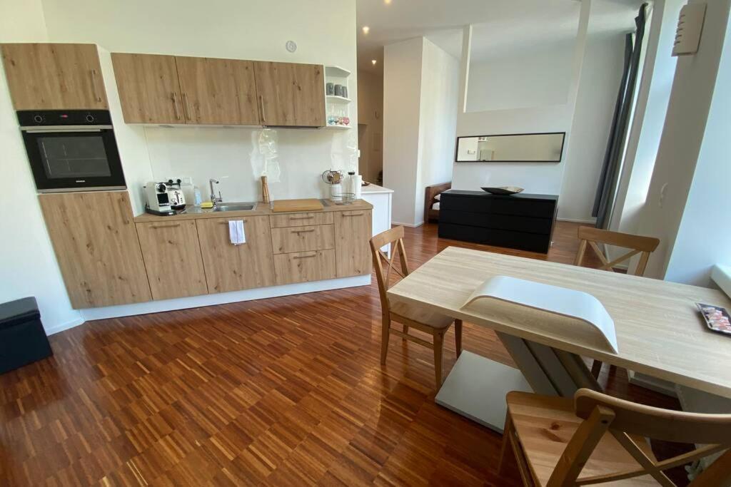 Cozy And Central City Apartment at the Belvedere 2