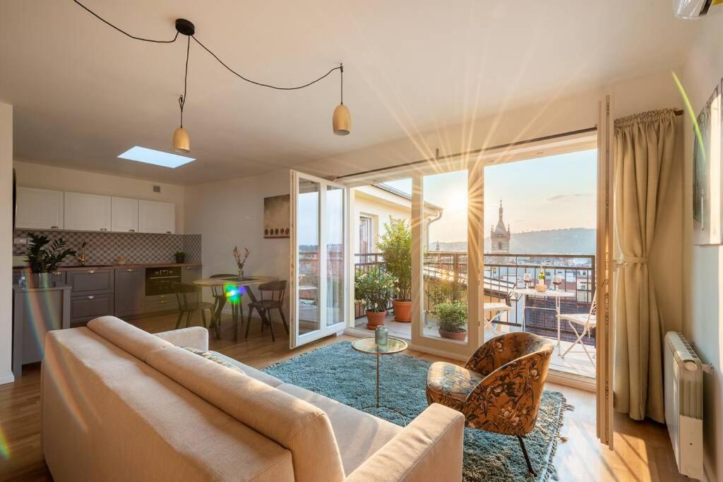 Spectacular Apartment Prague Rooftop View