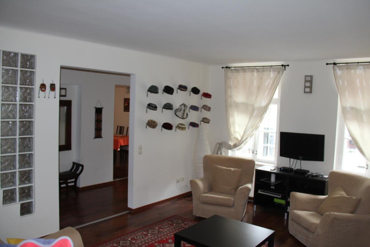 Queen Zita Apt 130 M2 Near Chain Bridge 2