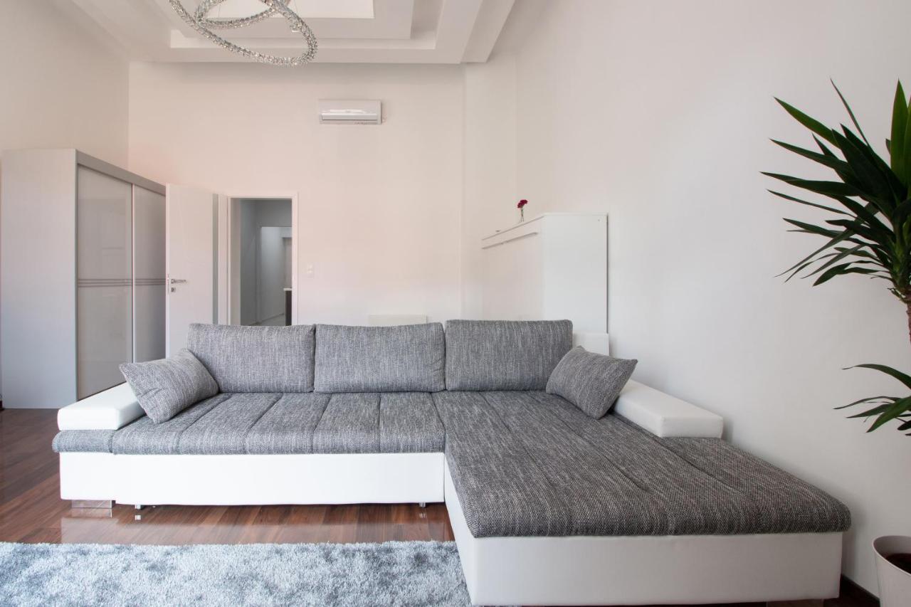 Basilika View Imperial Suite -Sas Street -Need Reservation for Free Parking 2